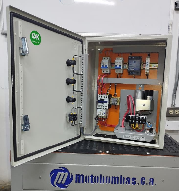 TABLERO POTENCIA Y CONTROL P/MOTOR MOTAQUA MF SERIE MTS MOD. TMDEM4ORSF20F  2,00HP 1PH/230V CON CAJA DE CAPACITORES